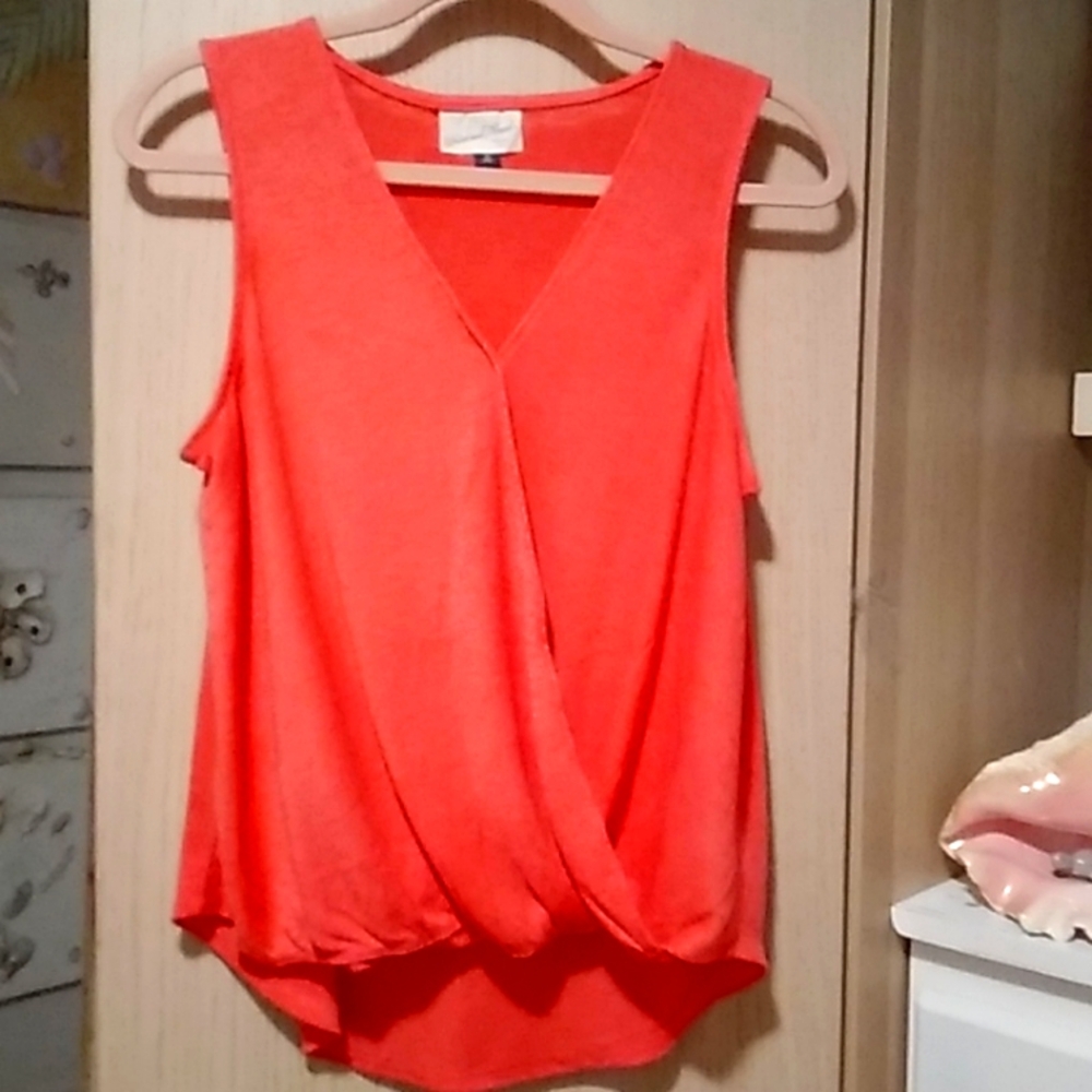 Universal Thread Top sz M